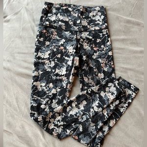 Lululemon leggings size 4